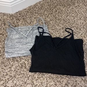 2 tank tops Gray and black